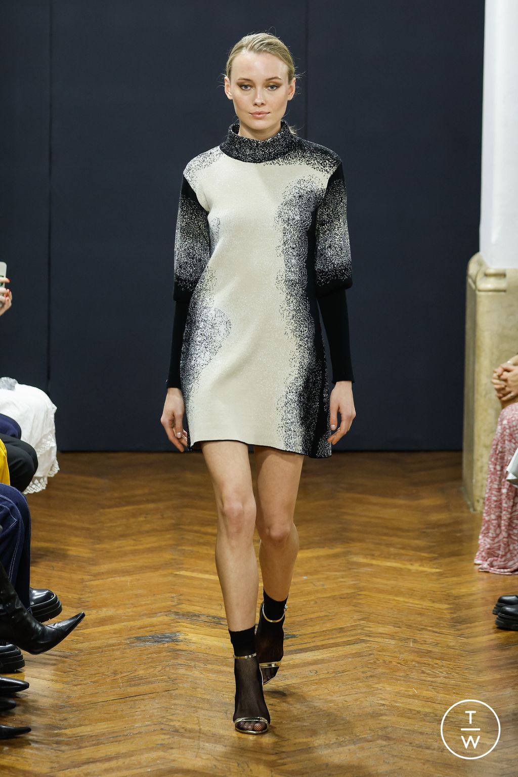 Fashion Week Milan Fall/Winter 2023 look 5 de la collection Oblique Creations womenswear