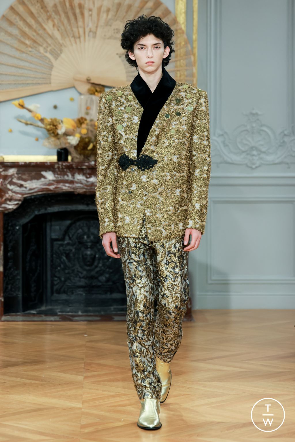 Fashion Week Paris Spring/Summer 2024 look 4 from the Laurence XU collection 女装