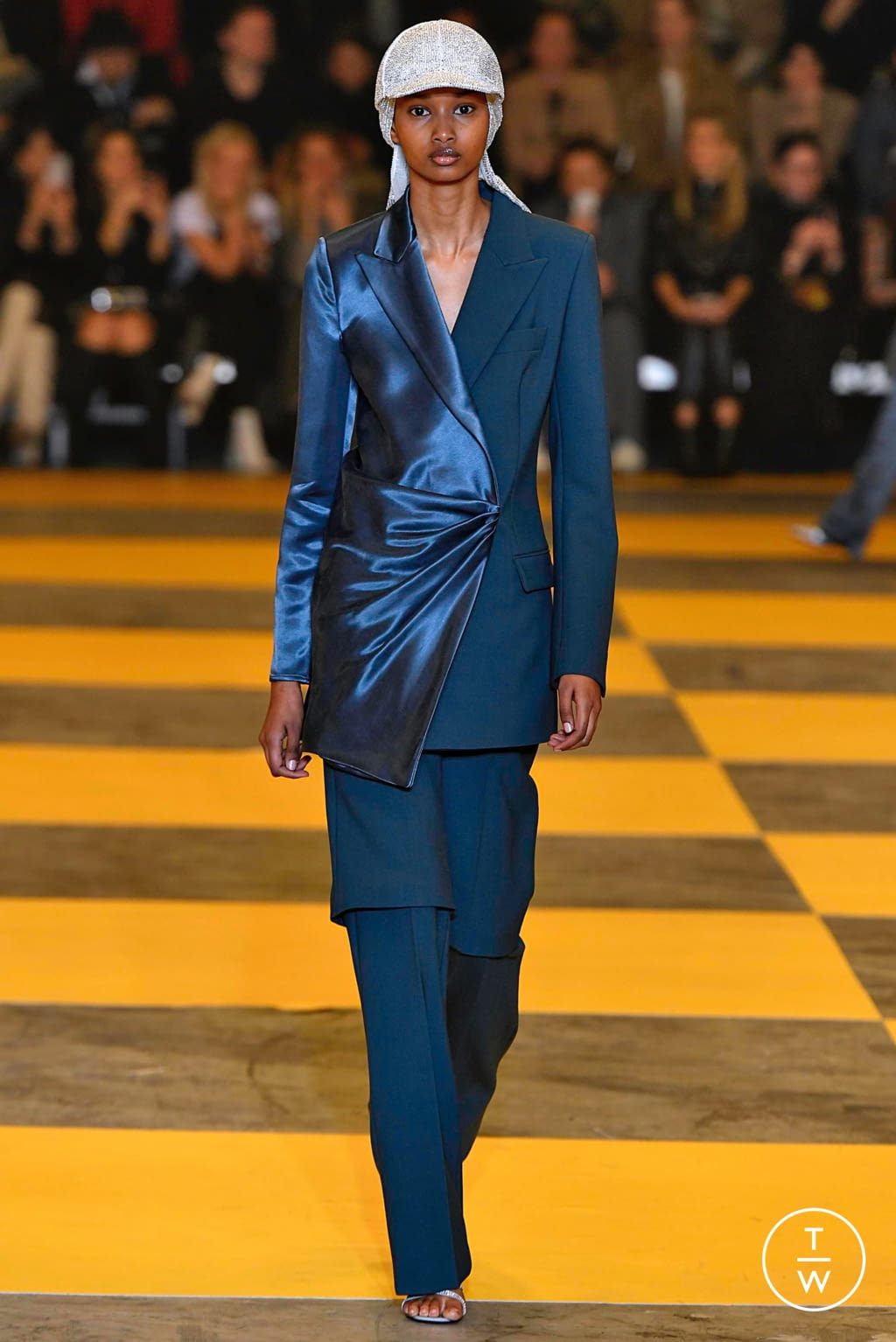 Fashion Week Paris Fall/Winter 2019 look 22 de la collection Off-White womenswear