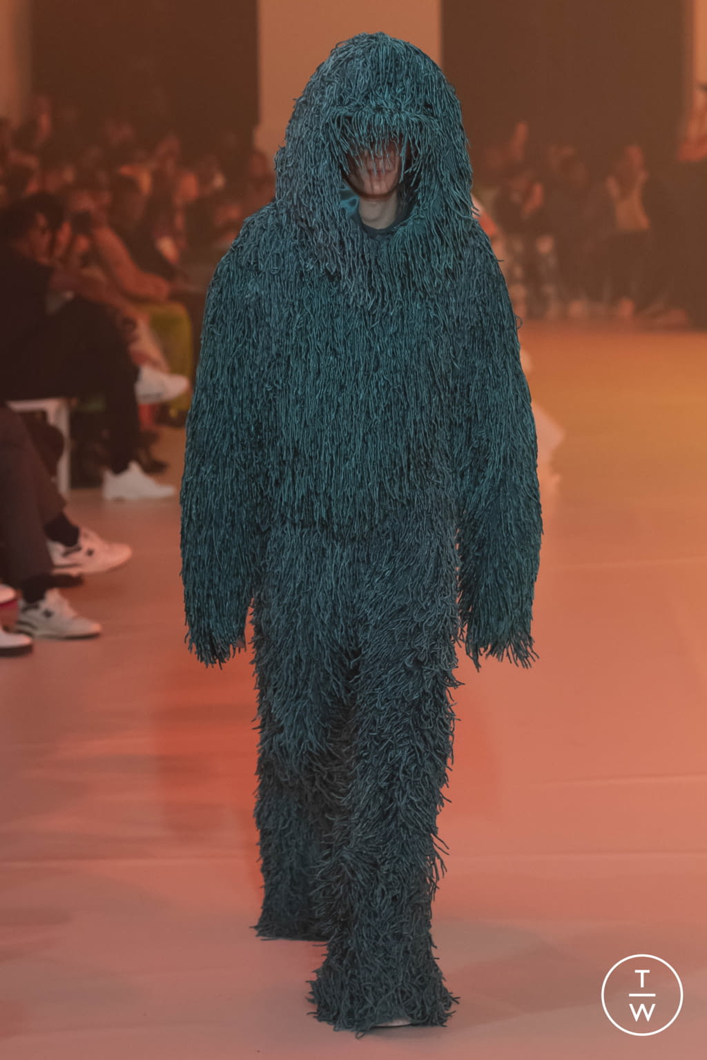 Fashion Week Paris Fall/Winter 2022 look 63 from the Off-White collection womenswear