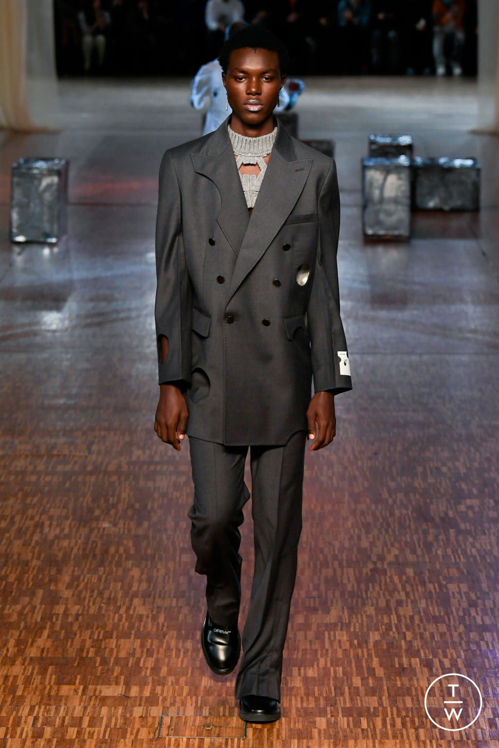 Fashion Week Paris Fall/Winter 2020 look 1 from the Off-White collection menswear