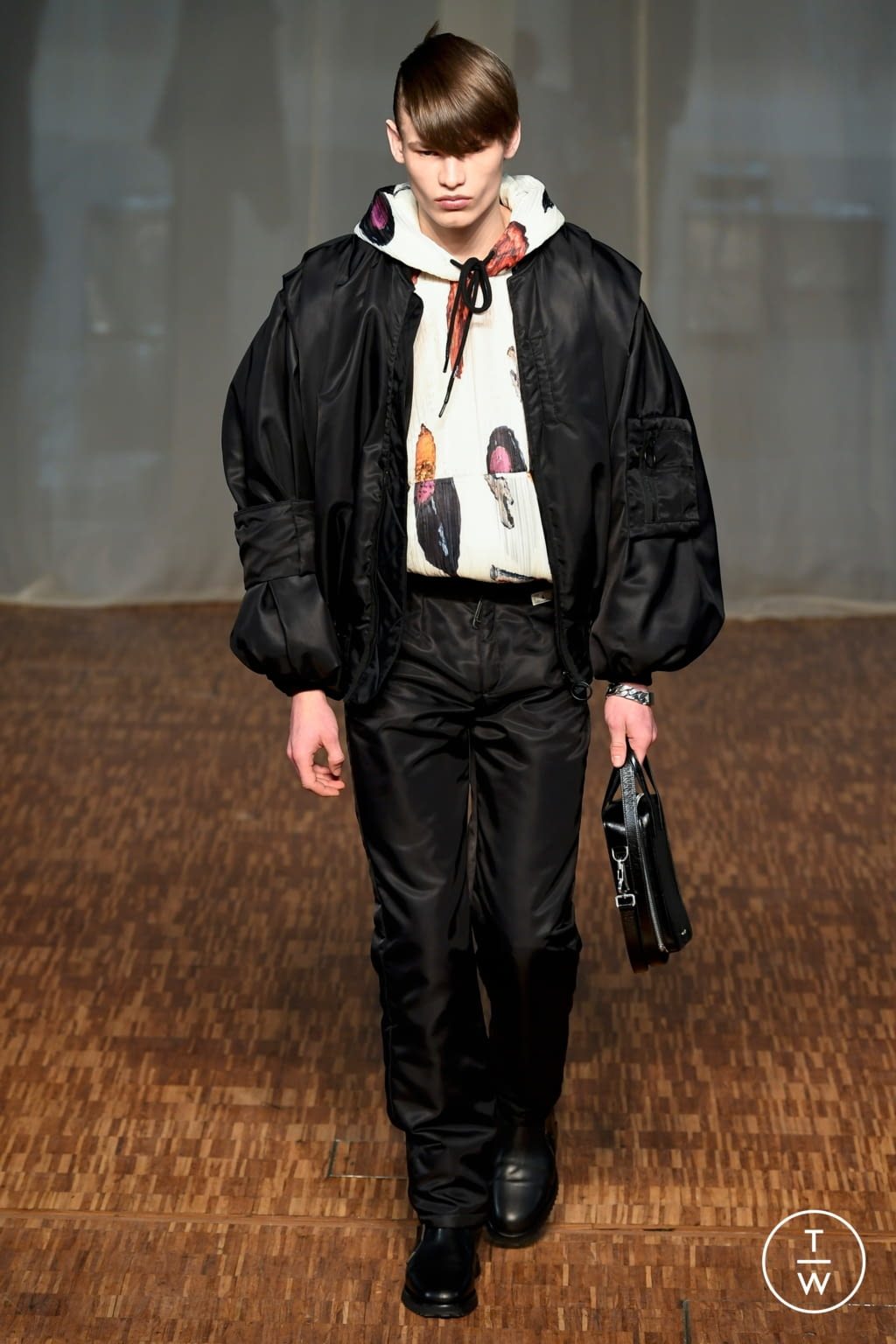 Fashion Week Paris Fall/Winter 2020 look 11 from the Off-White collection menswear