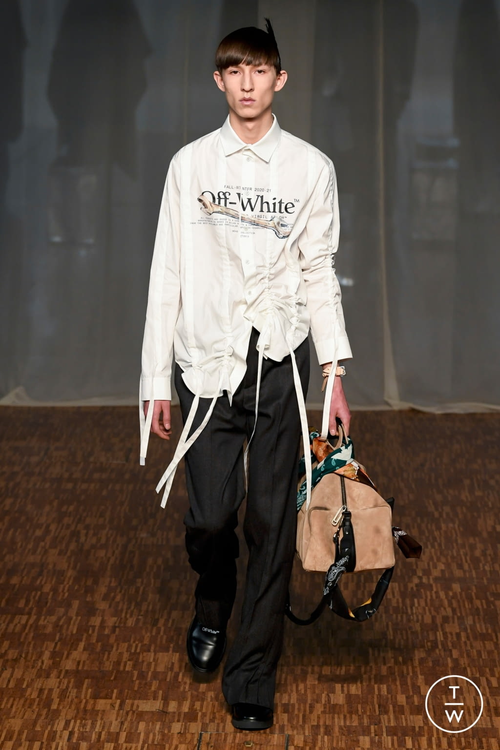 Fashion Week Paris Fall/Winter 2020 look 15 from the Off-White collection 男装