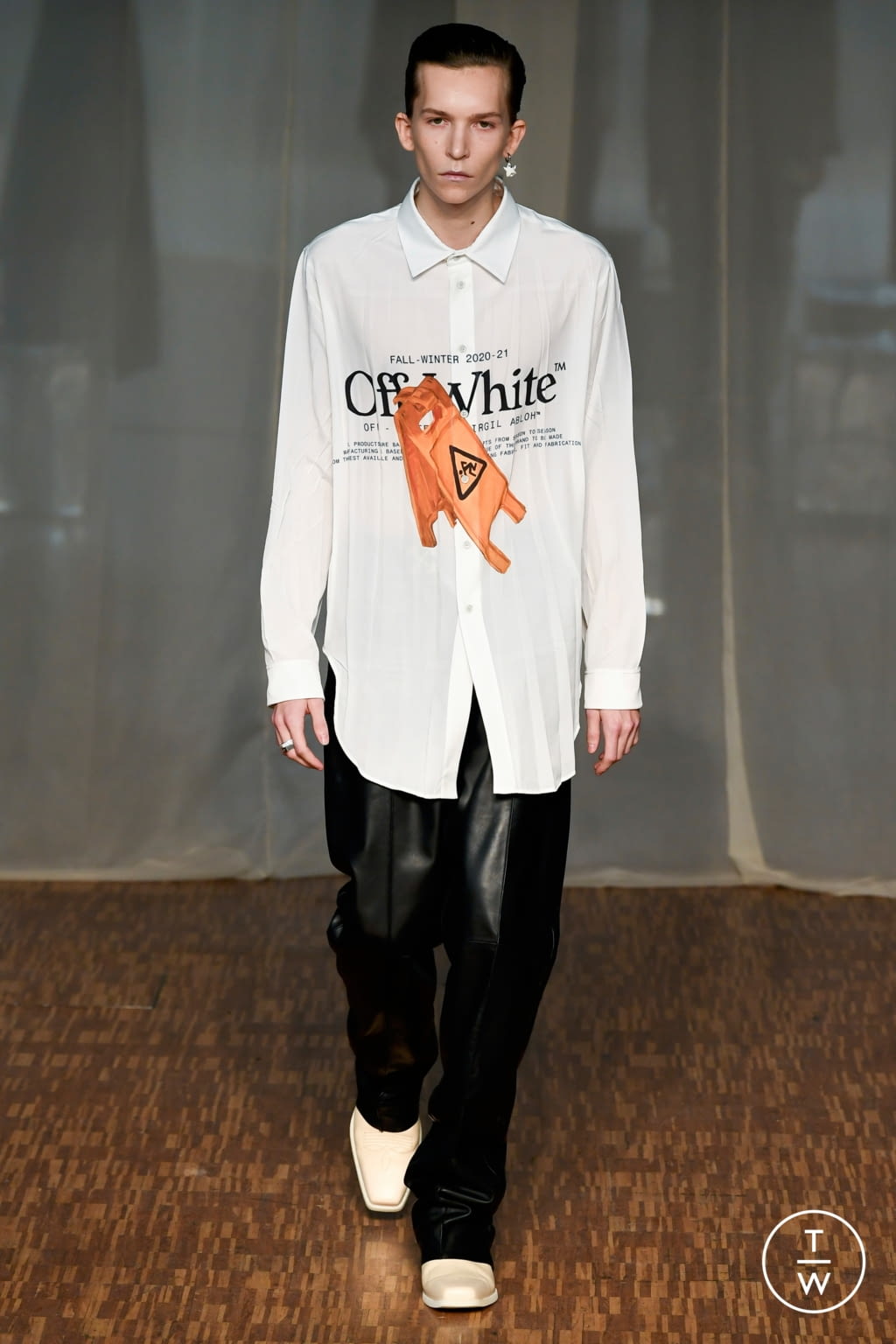 Fashion Week Paris Fall/Winter 2020 look 16 from the Off-White collection 男装