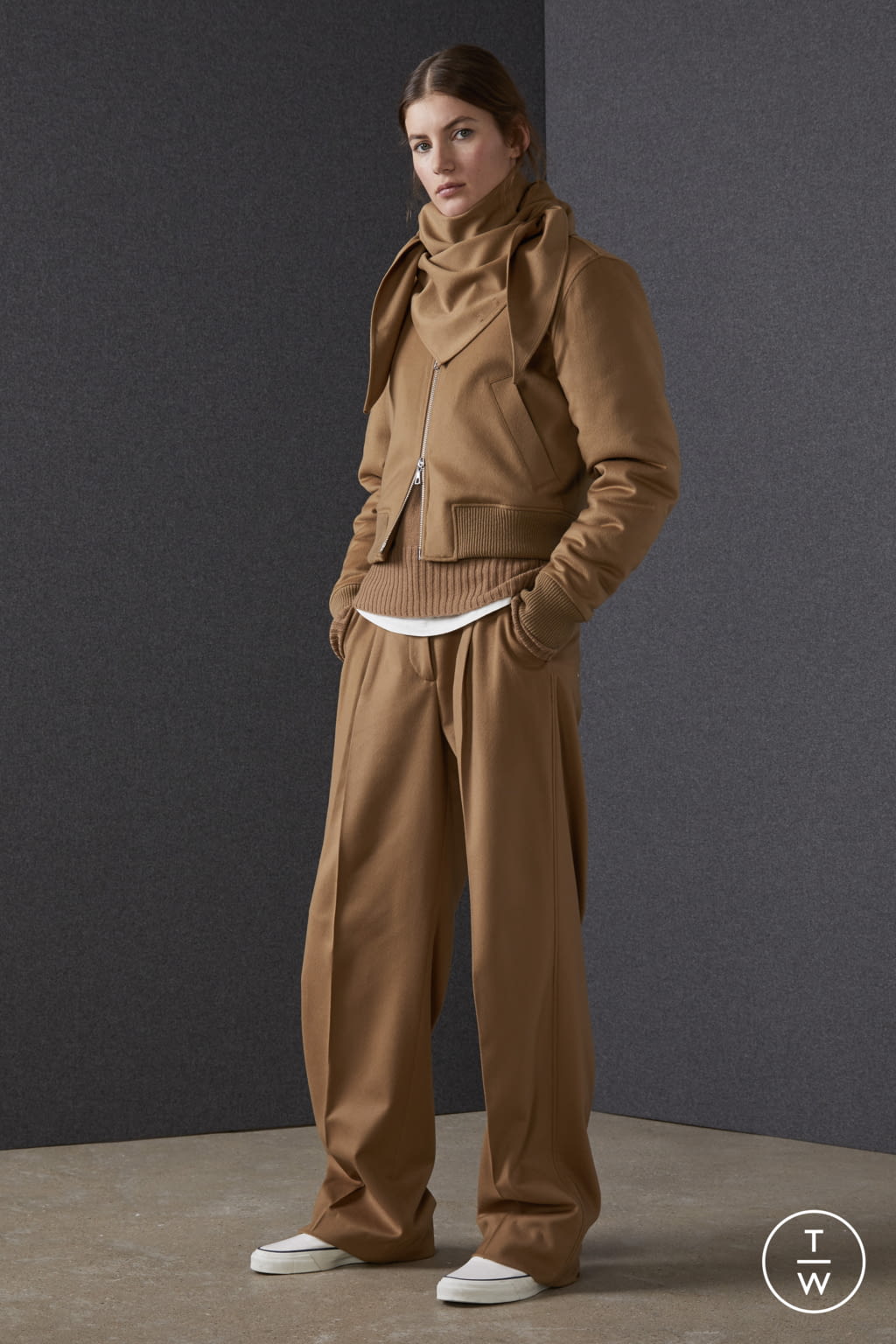 Fashion Week Paris Fall/Winter 2022 look 3 from the Officine Générale collection menswear