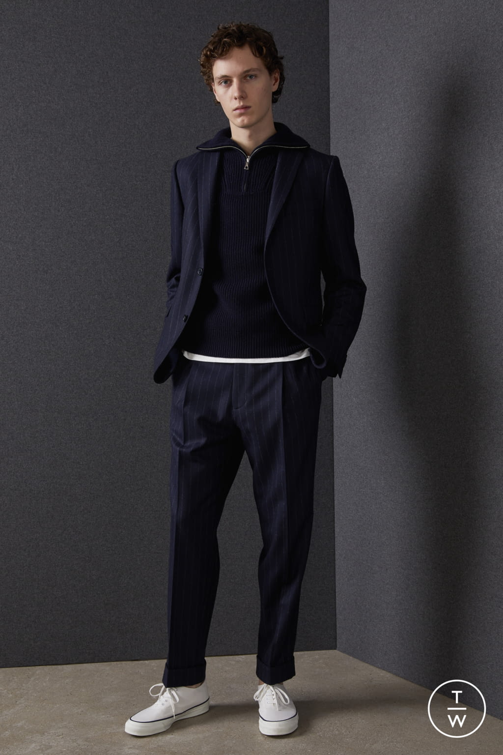 Fashion Week Paris Fall/Winter 2022 look 11 from the Officine Générale collection menswear