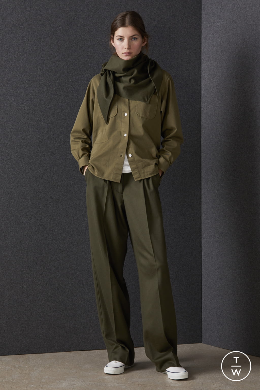Fashion Week Paris Fall/Winter 2022 look 24 from the Officine Générale collection menswear