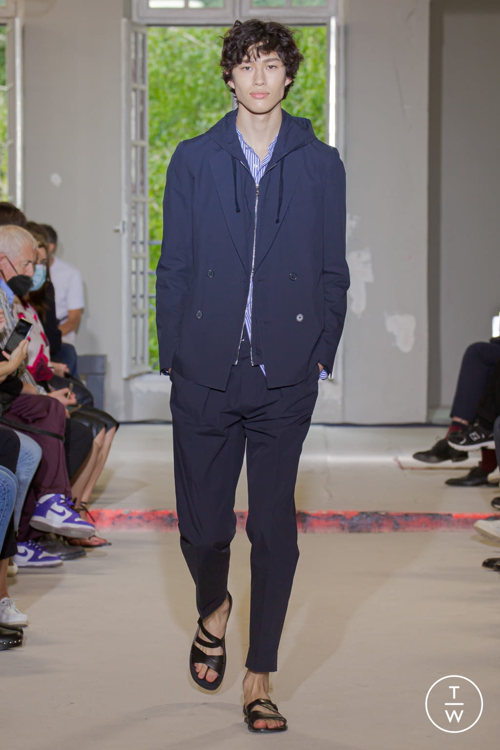 Fashion Week Paris Spring/Summer 2022 look 1 from the Officine Générale collection menswear