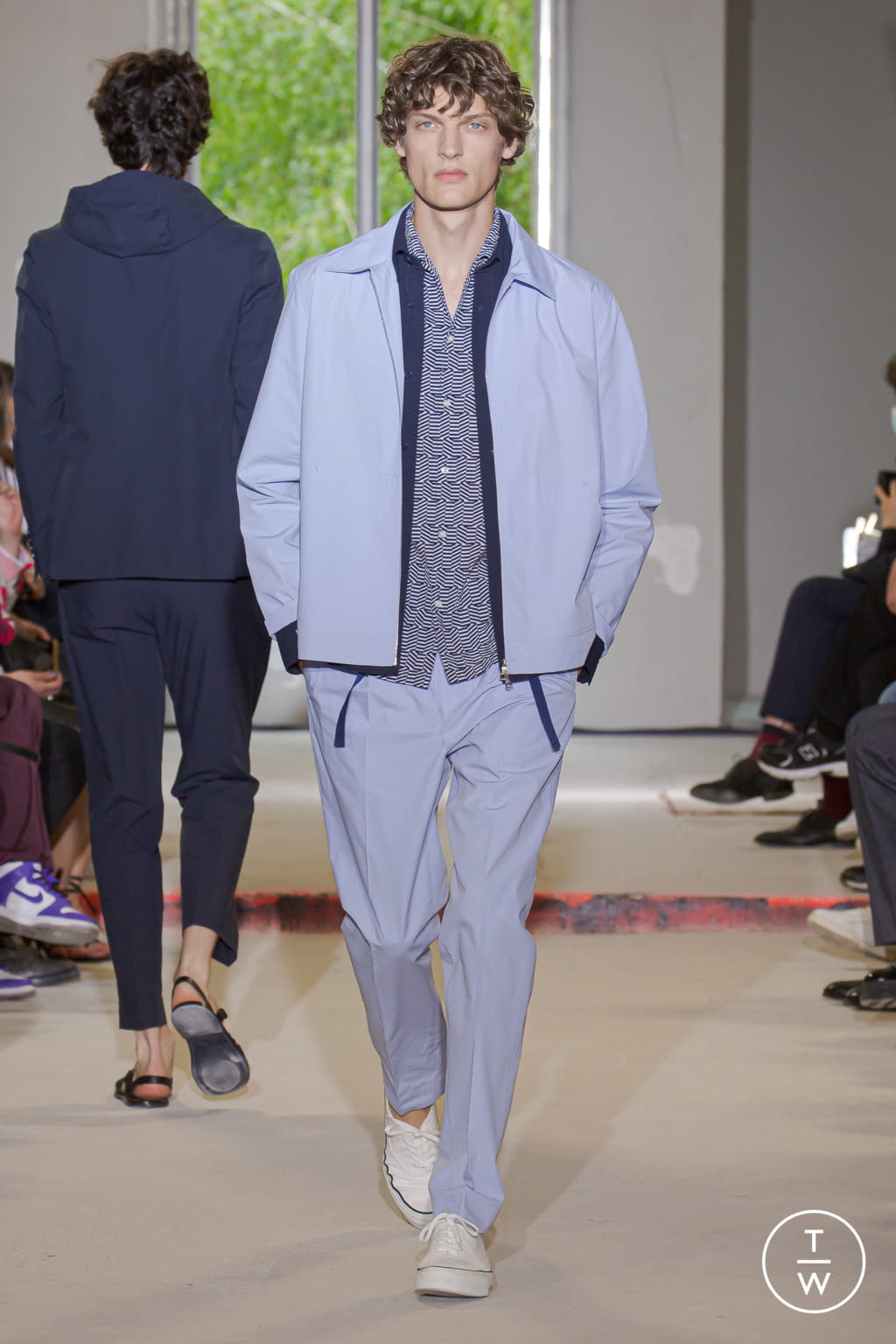 Fashion Week Paris Spring/Summer 2022 look 2 from the Officine Générale collection menswear