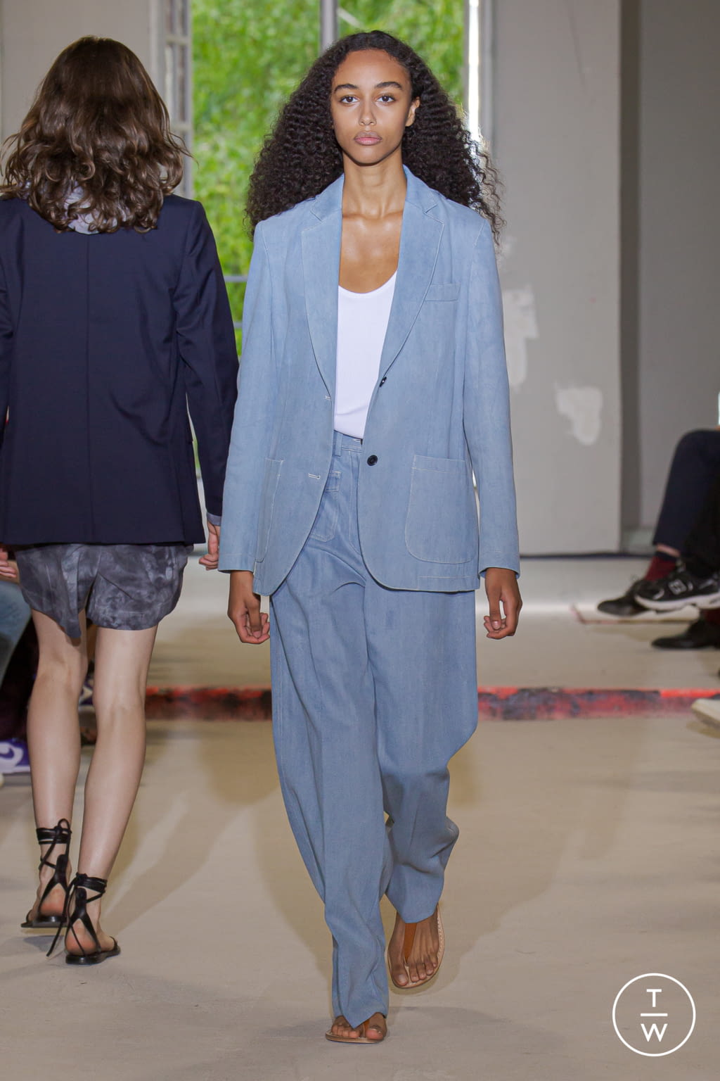 Fashion Week Paris Spring/Summer 2022 look 9 from the Officine Générale collection menswear