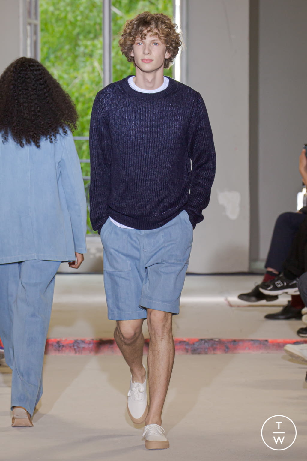 Fashion Week Paris Spring/Summer 2022 look 10 from the Officine Générale collection menswear