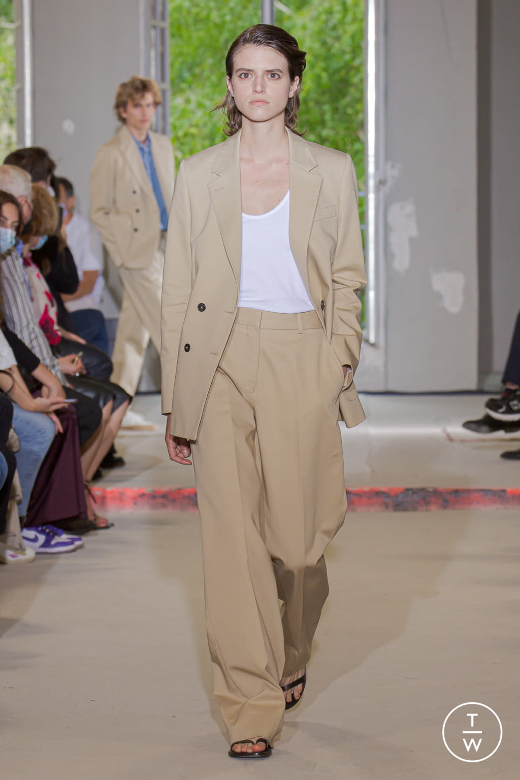Fashion Week Paris Spring/Summer 2022 look 14 from the Officine Générale collection menswear