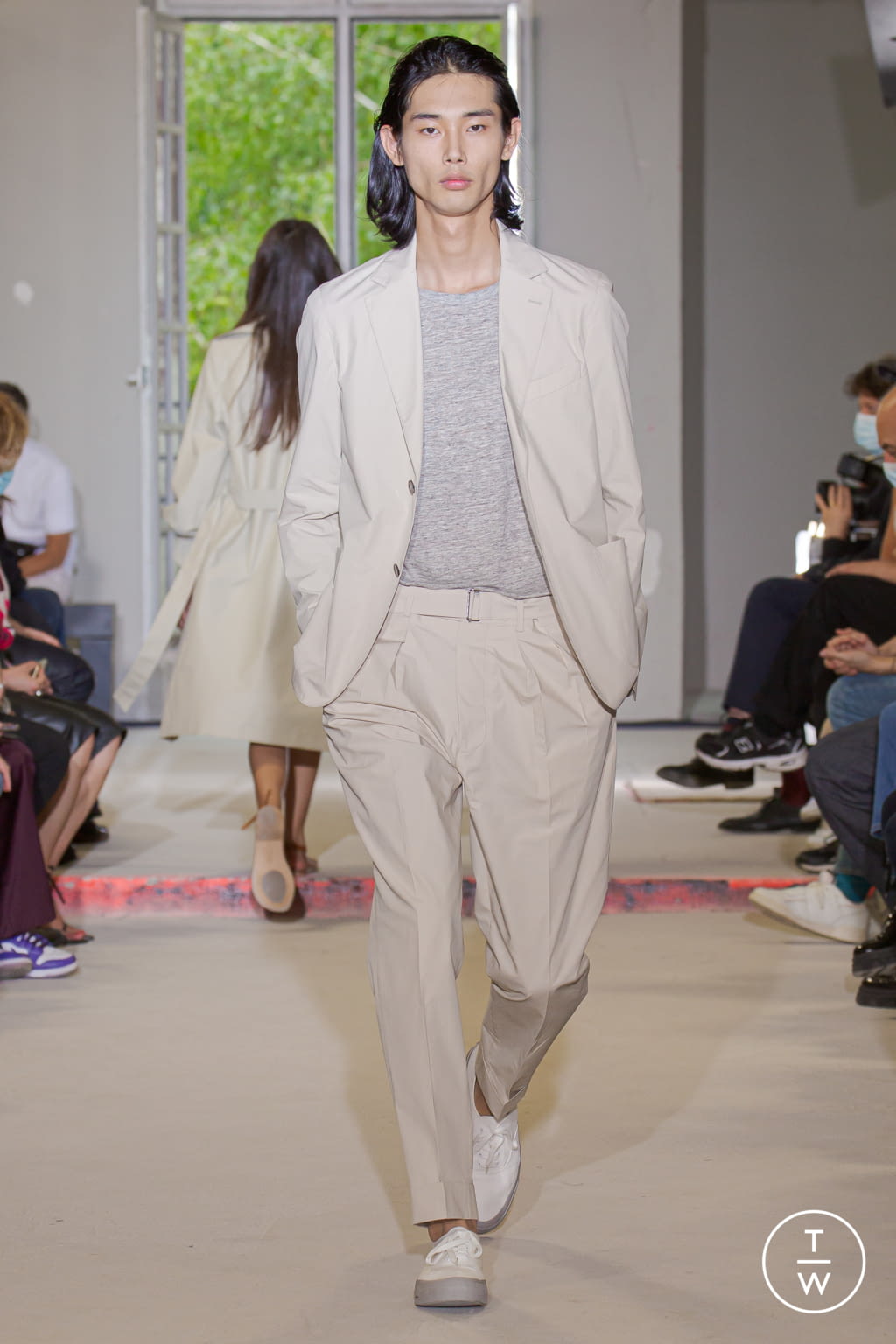 Fashion Week Paris Spring/Summer 2022 look 18 from the Officine Générale collection 男装