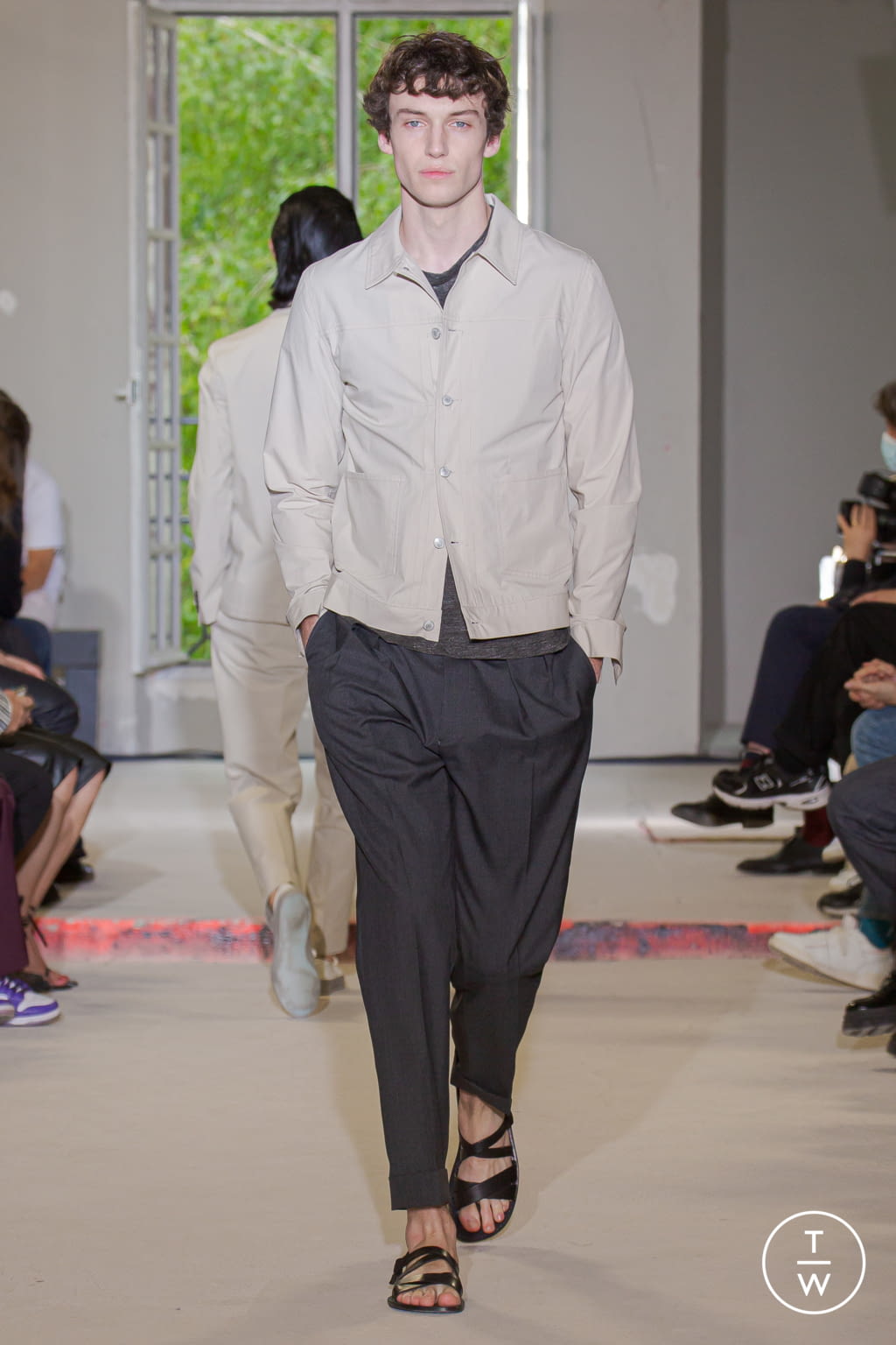 Fashion Week Paris Spring/Summer 2022 look 19 from the Officine Générale collection menswear