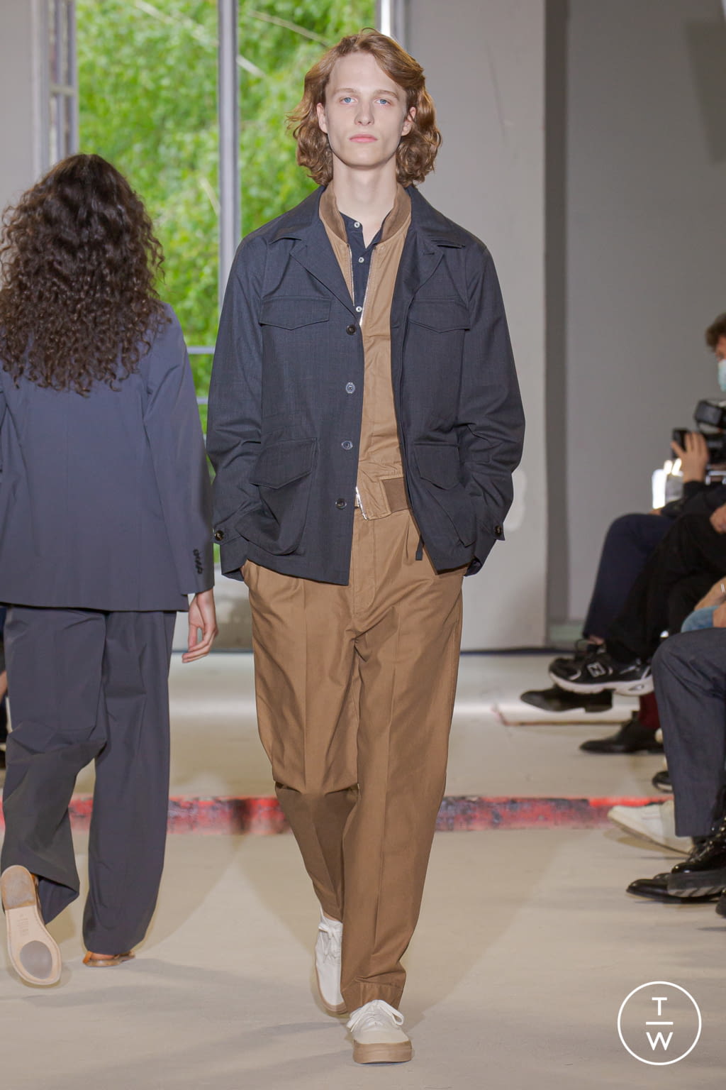 Fashion Week Paris Spring/Summer 2022 look 25 from the Officine Générale collection 男装