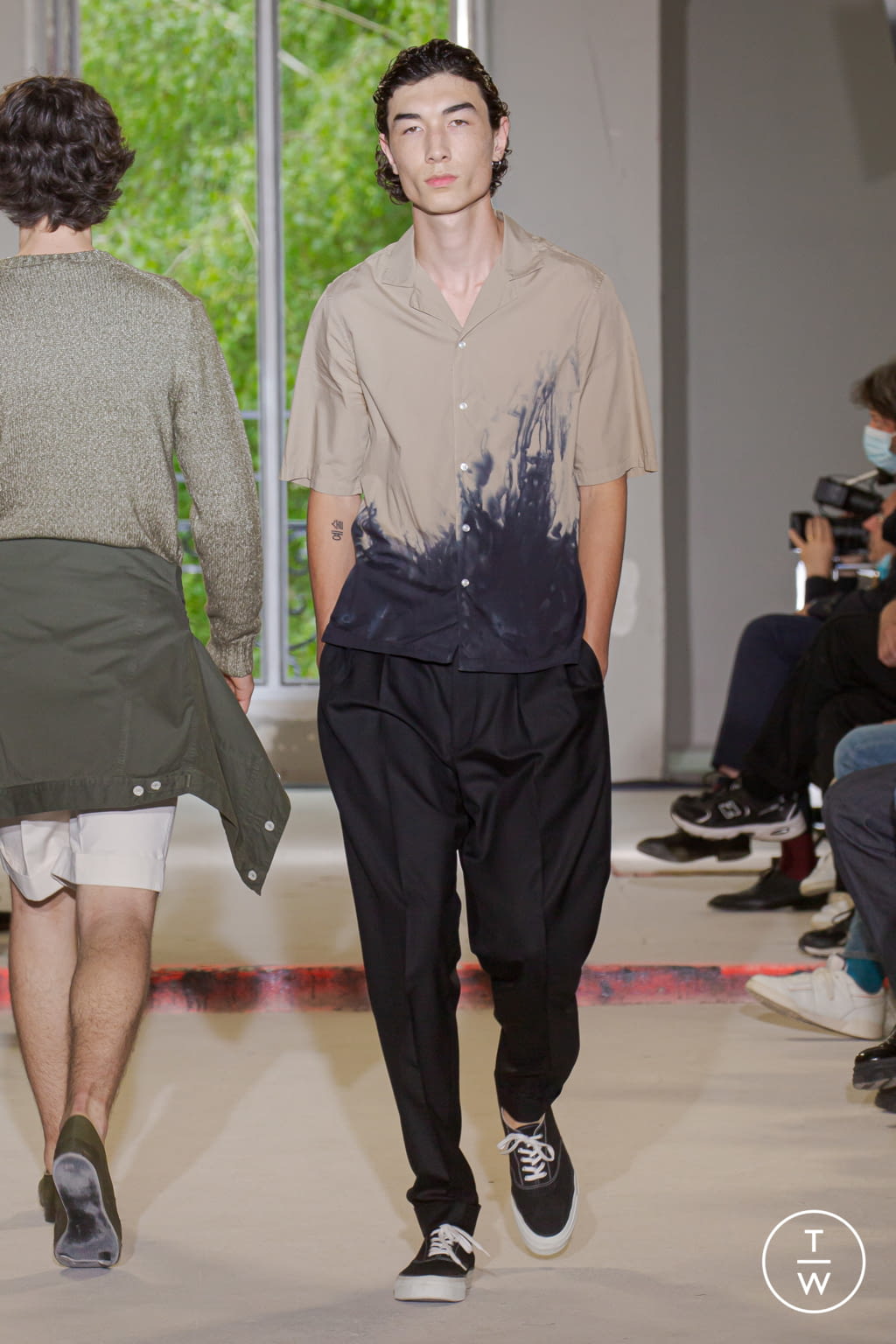 Fashion Week Paris Spring/Summer 2022 look 36 from the Officine Générale collection menswear