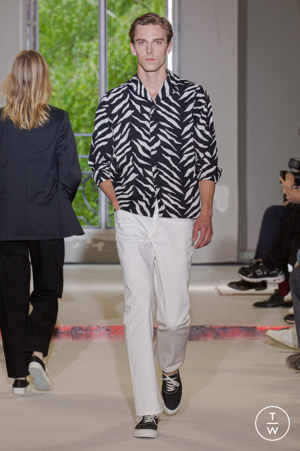 Fashion Week Paris Spring/Summer 2022 look 43 from the Officine Générale collection menswear