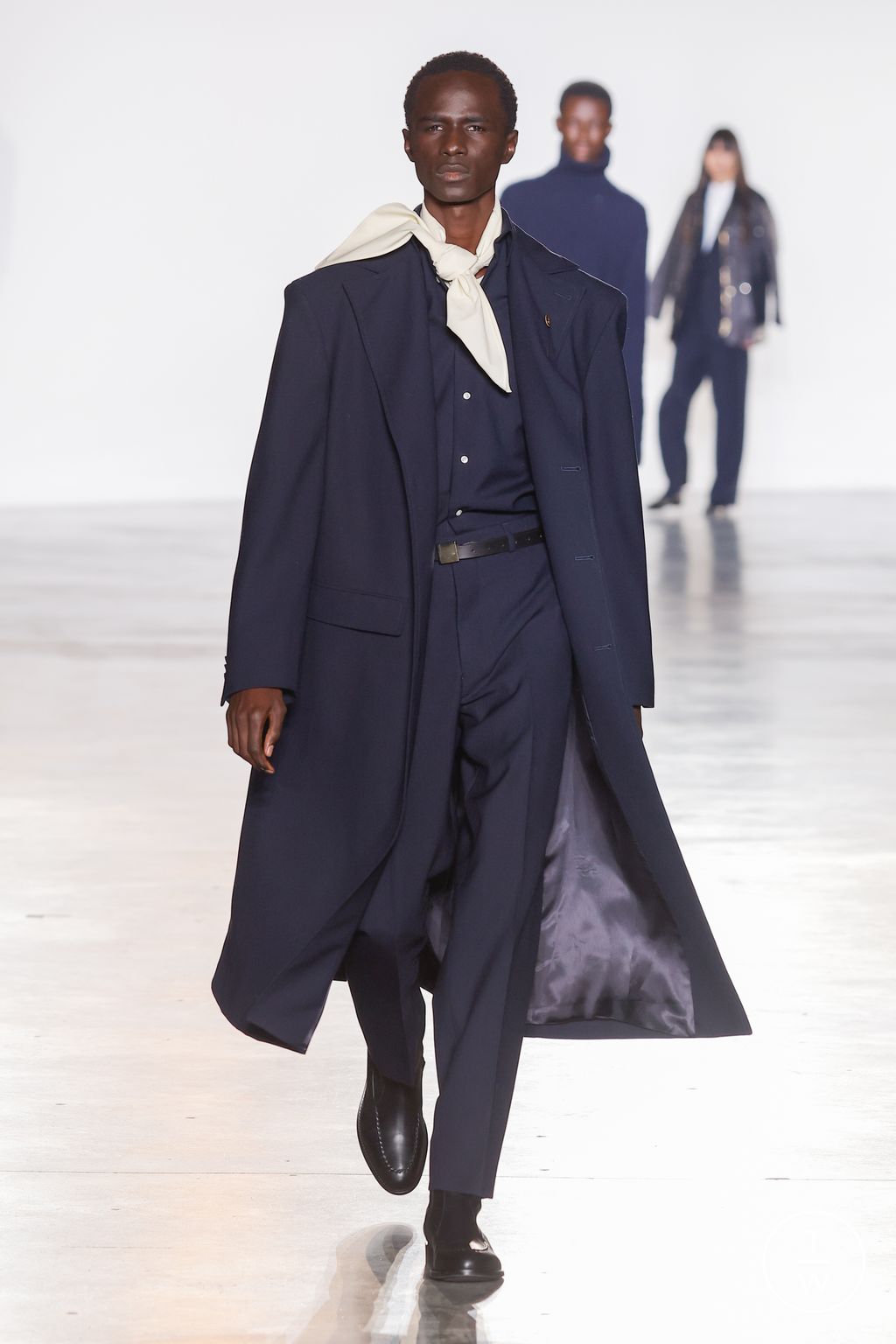 Fashion Week Paris Fall/Winter 2023 look 1 from the Officine Générale collection 男装