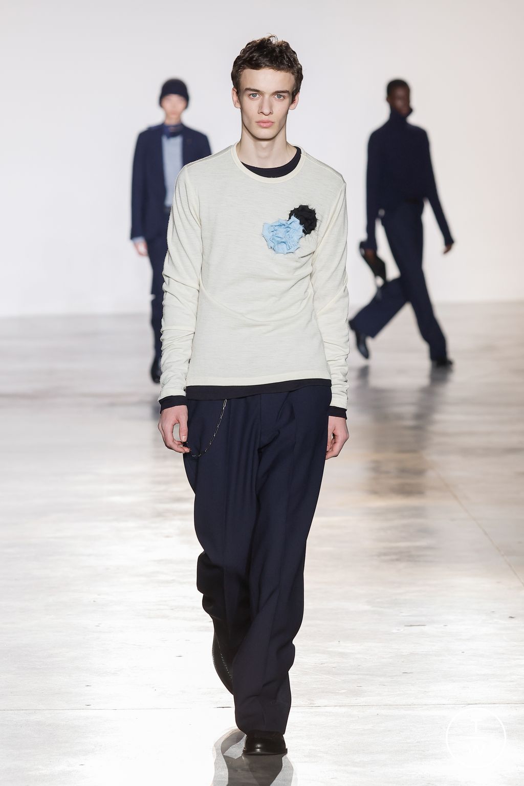 Fashion Week Paris Fall/Winter 2023 look 5 from the Officine Générale collection 男装