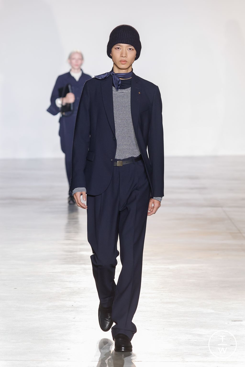 Fashion Week Paris Fall/Winter 2023 look 6 from the Officine Générale collection 男装