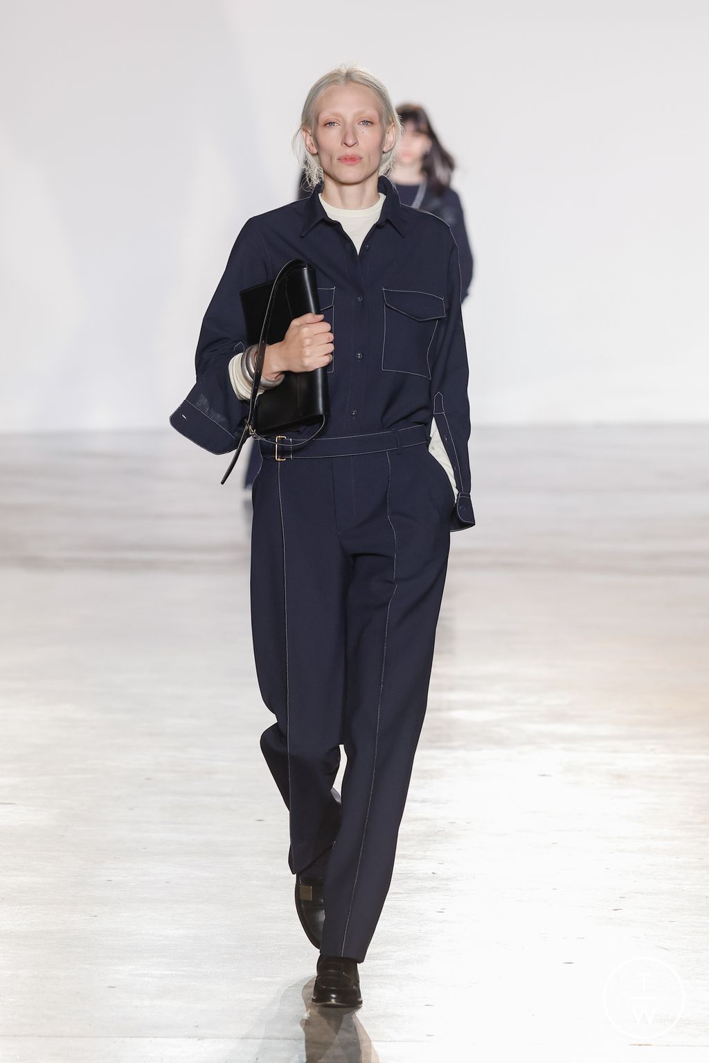 Fashion Week Paris Fall/Winter 2023 look 7 from the Officine Générale collection menswear