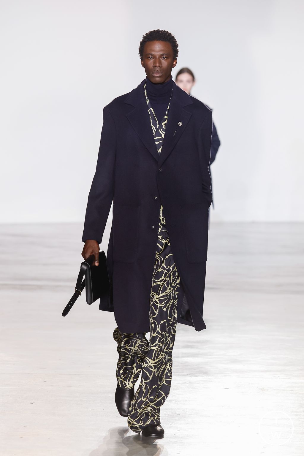 Fashion Week Paris Fall/Winter 2023 look 16 from the Officine Générale collection 男装