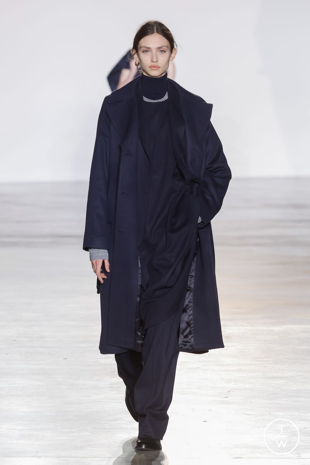 Fashion Week Paris Fall/Winter 2023 look 17 from the Officine Générale collection 男装