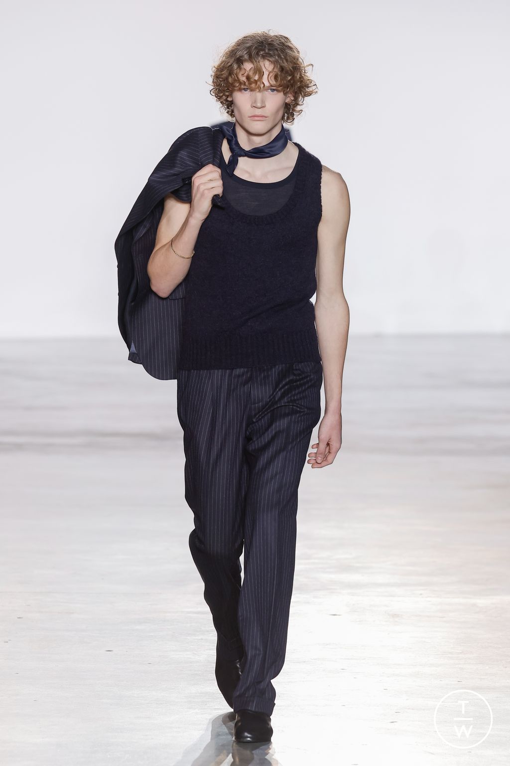 Fashion Week Paris Fall/Winter 2023 look 18 from the Officine Générale collection 男装