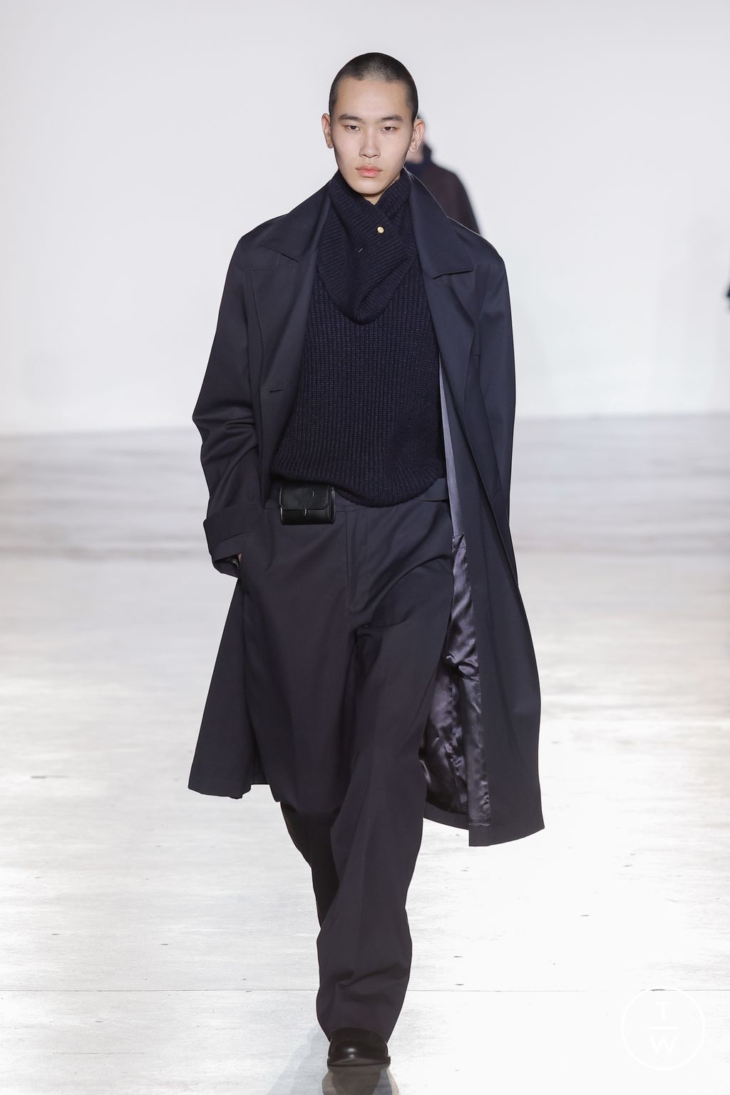 Fashion Week Paris Fall/Winter 2023 look 21 from the Officine Générale collection 男装
