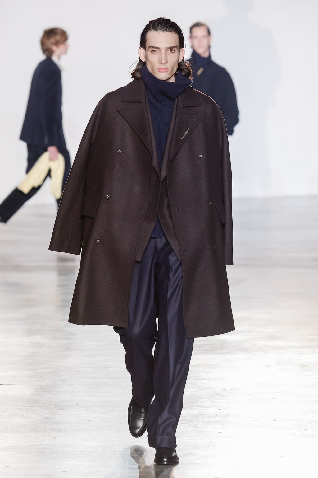 Fashion Week Paris Fall/Winter 2023 look 22 from the Officine Générale collection menswear