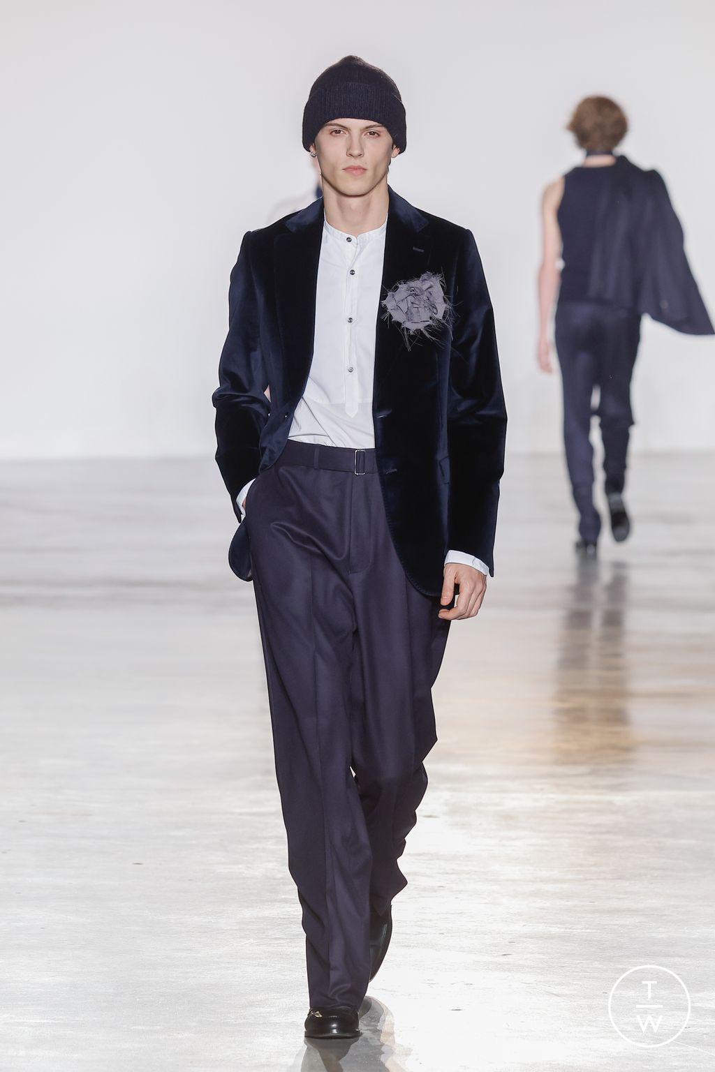 Fashion Week Paris Fall/Winter 2023 look 24 from the Officine Générale collection menswear