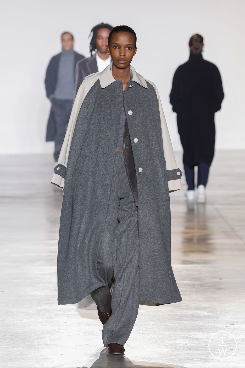 Fashion Week Paris Fall/Winter 2023 look 28 from the Officine Générale collection menswear