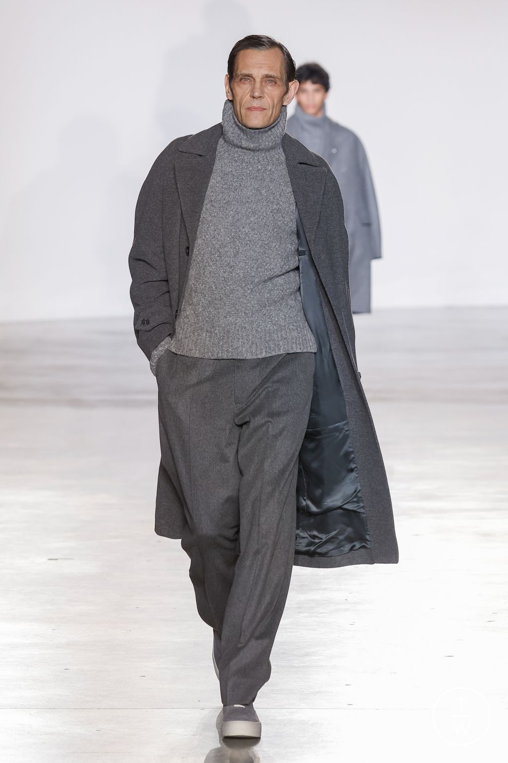 Fashion Week Paris Fall/Winter 2023 look 30 from the Officine Générale collection menswear