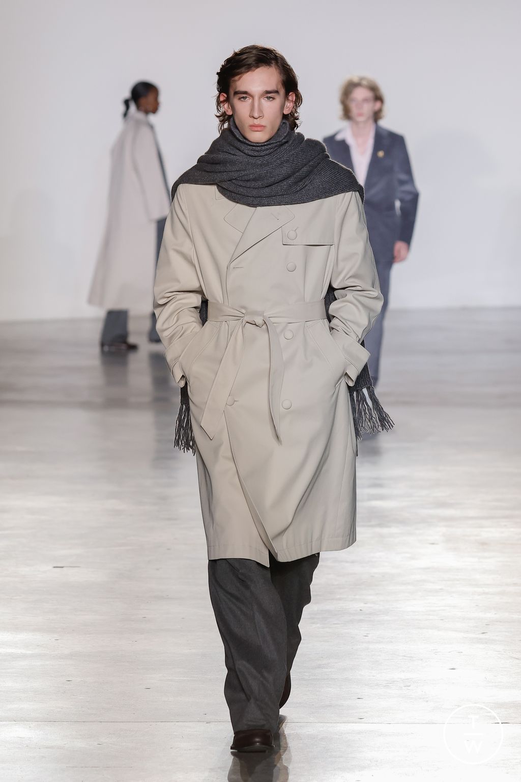 Fashion Week Paris Fall/Winter 2023 look 32 from the Officine Générale collection menswear