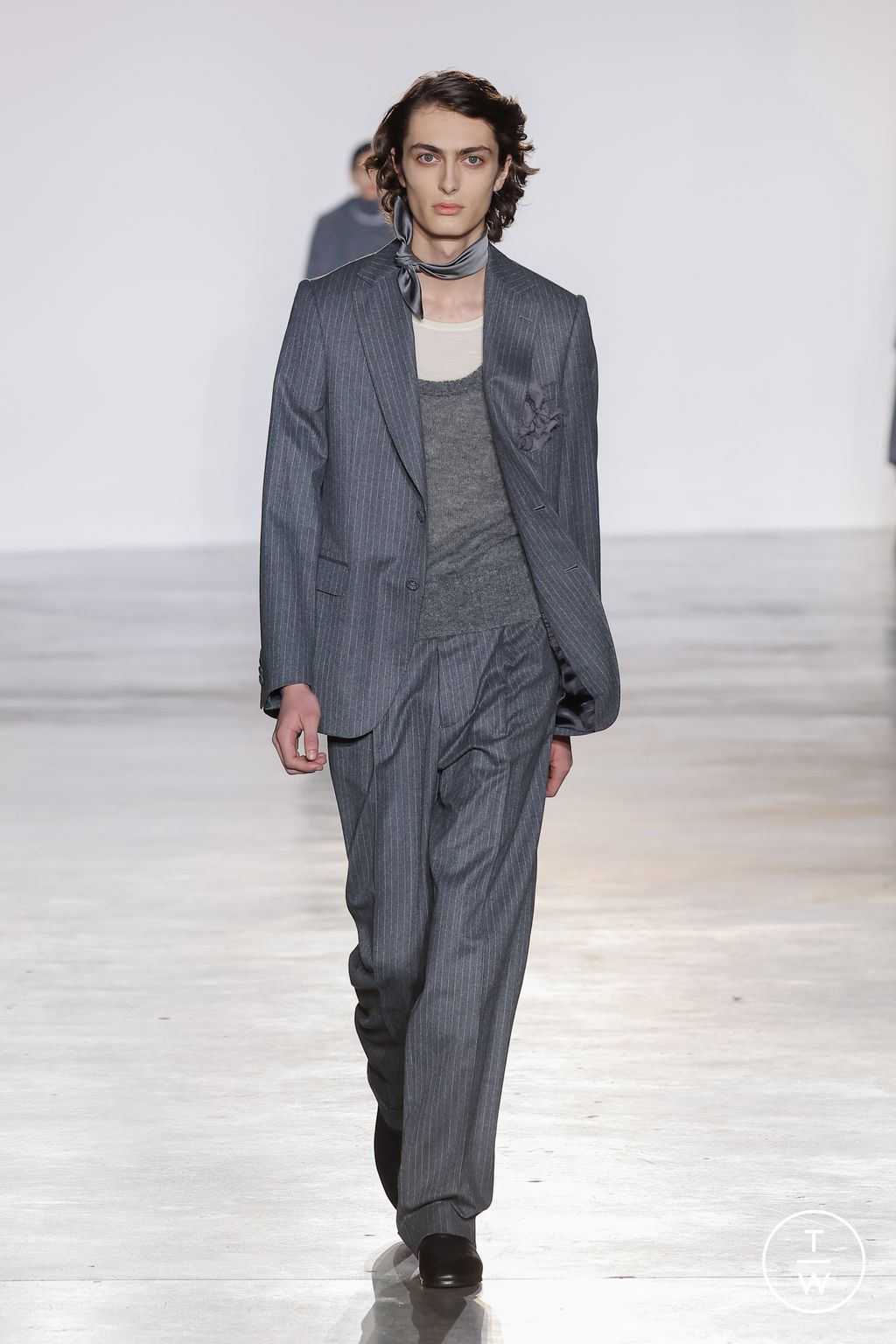 Fashion Week Paris Fall/Winter 2023 look 35 from the Officine Générale collection menswear
