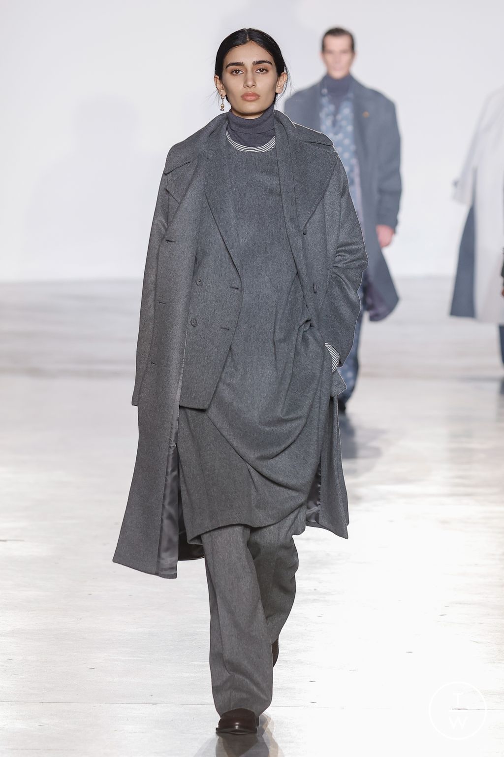 Fashion Week Paris Fall/Winter 2023 look 36 from the Officine Générale collection menswear