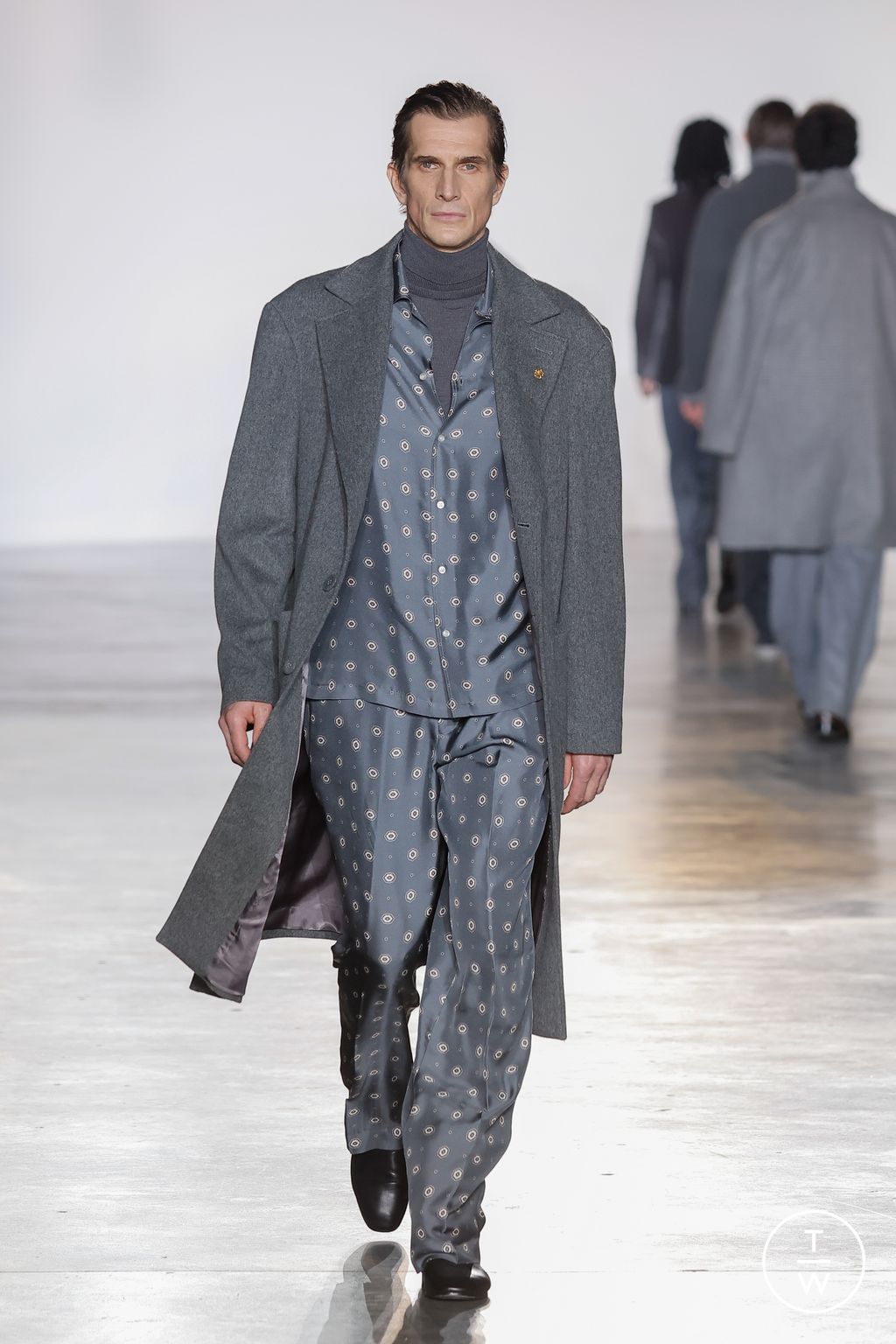 Fashion Week Paris Fall/Winter 2023 look 37 from the Officine Générale collection menswear