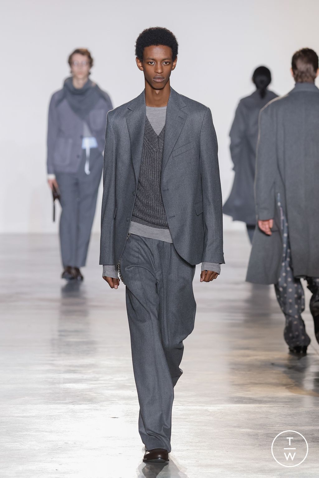 Fashion Week Paris Fall/Winter 2023 look 43 from the Officine Générale collection menswear