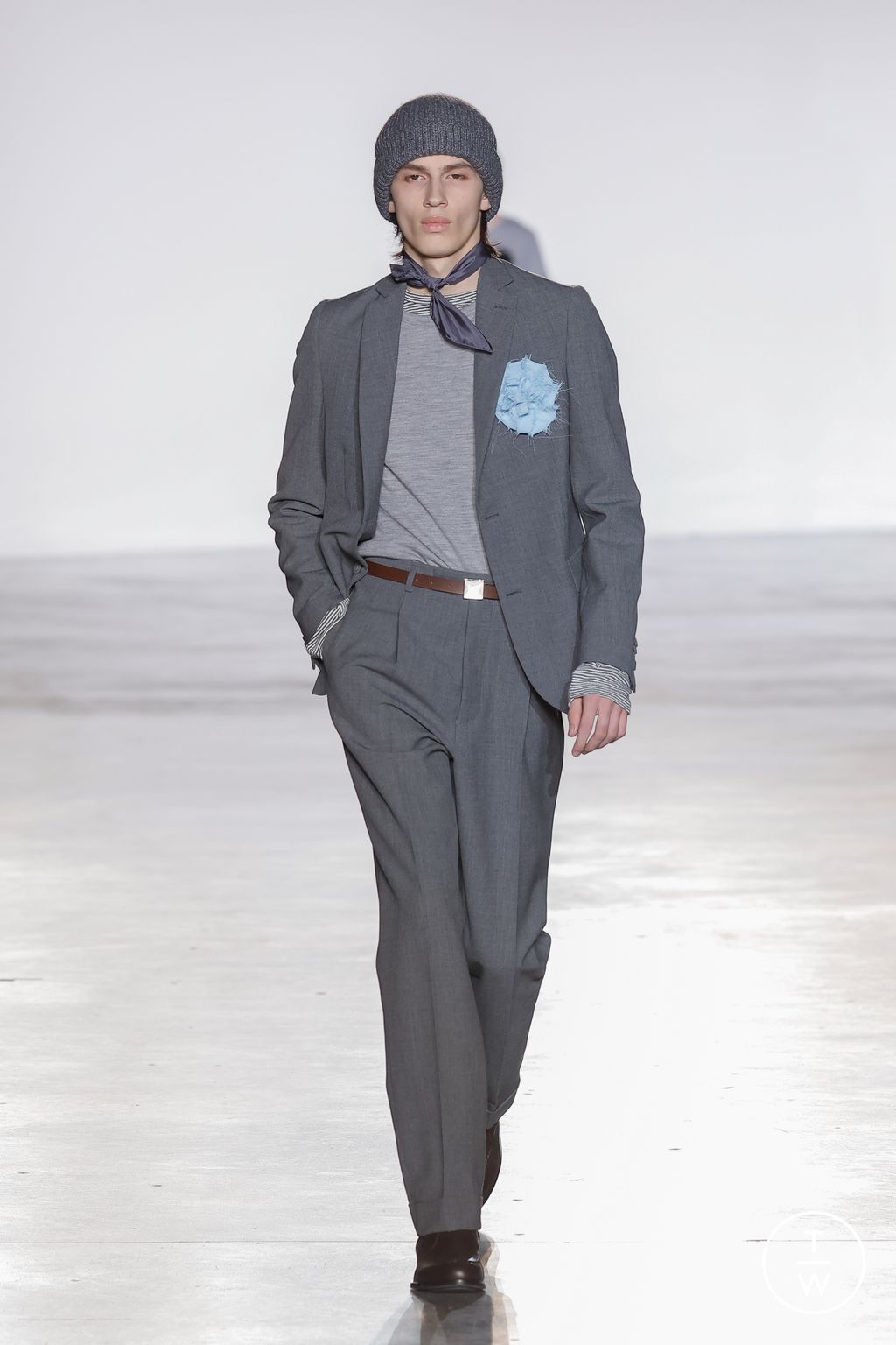 Fashion Week Paris Fall/Winter 2023 look 47 from the Officine Générale collection 男装