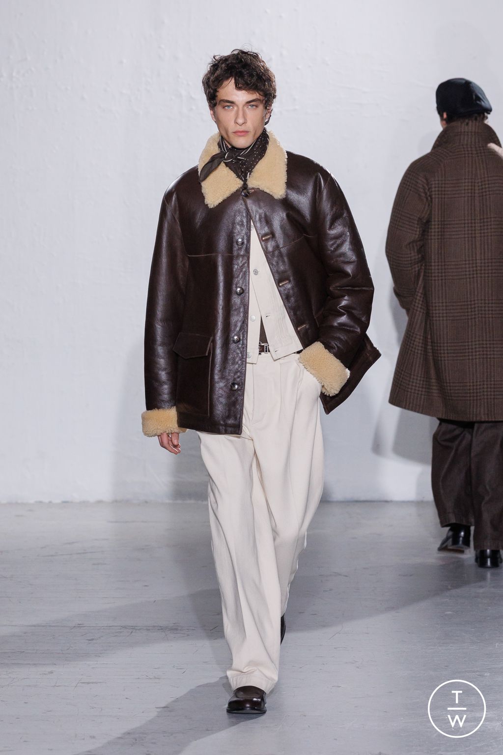 Fashion Week Paris Fall/Winter 2026 look 6 de la collection Officine Générale menswear