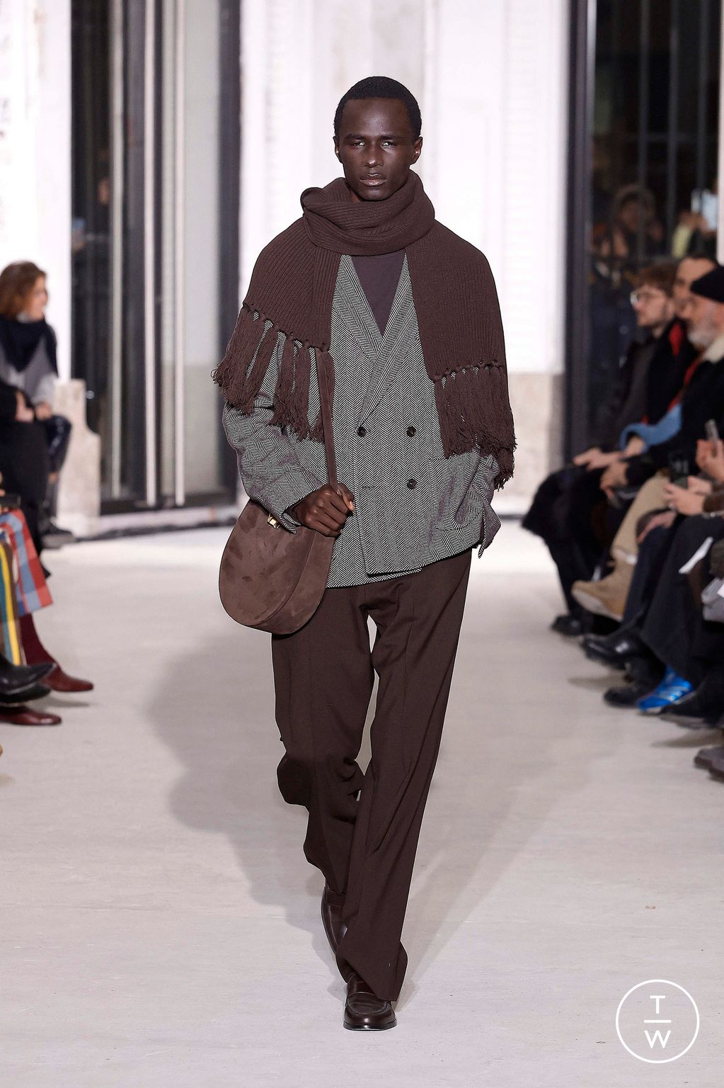 Fashion Week Paris Fall/Winter 2024 look 4 from the Officine Générale collection menswear