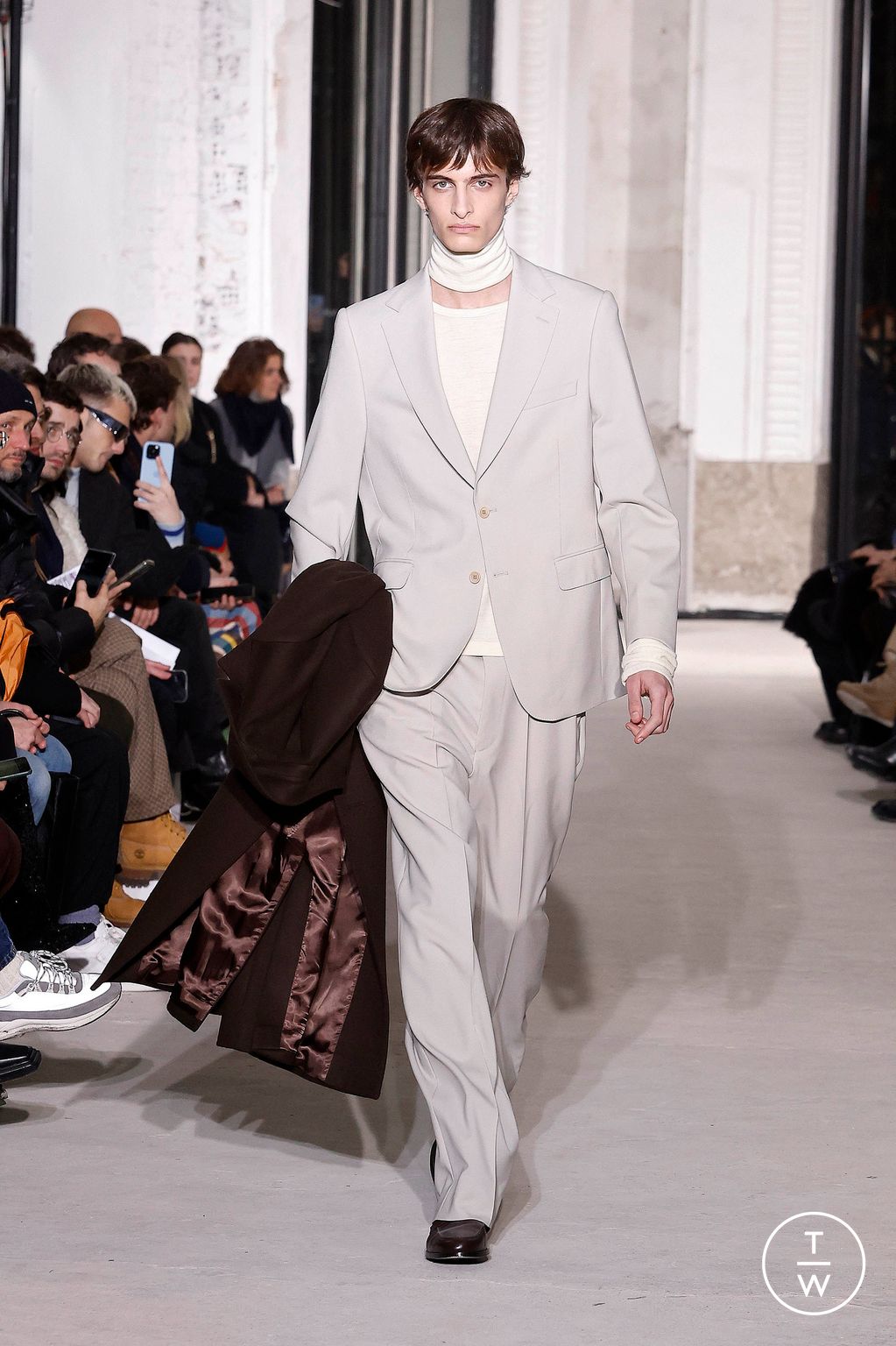Fashion Week Paris Fall/Winter 2024 look 7 from the Officine Générale collection 男装