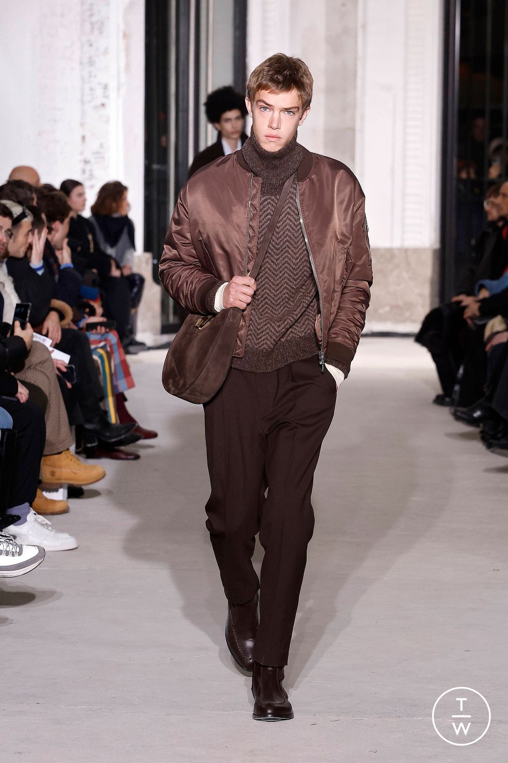 Fashion Week Paris Fall/Winter 2024 look 9 from the Officine Générale collection menswear