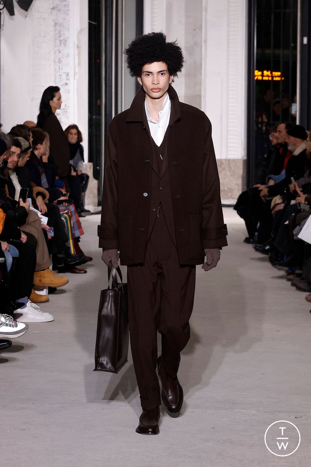 Fashion Week Paris Fall/Winter 2024 look 10 from the Officine Générale collection menswear