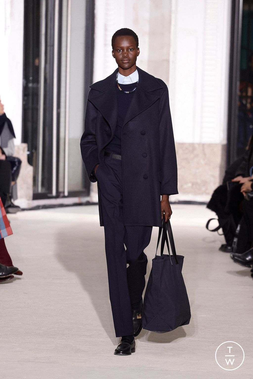 Fashion Week Paris Fall/Winter 2024 look 15 from the Officine Générale collection 男装