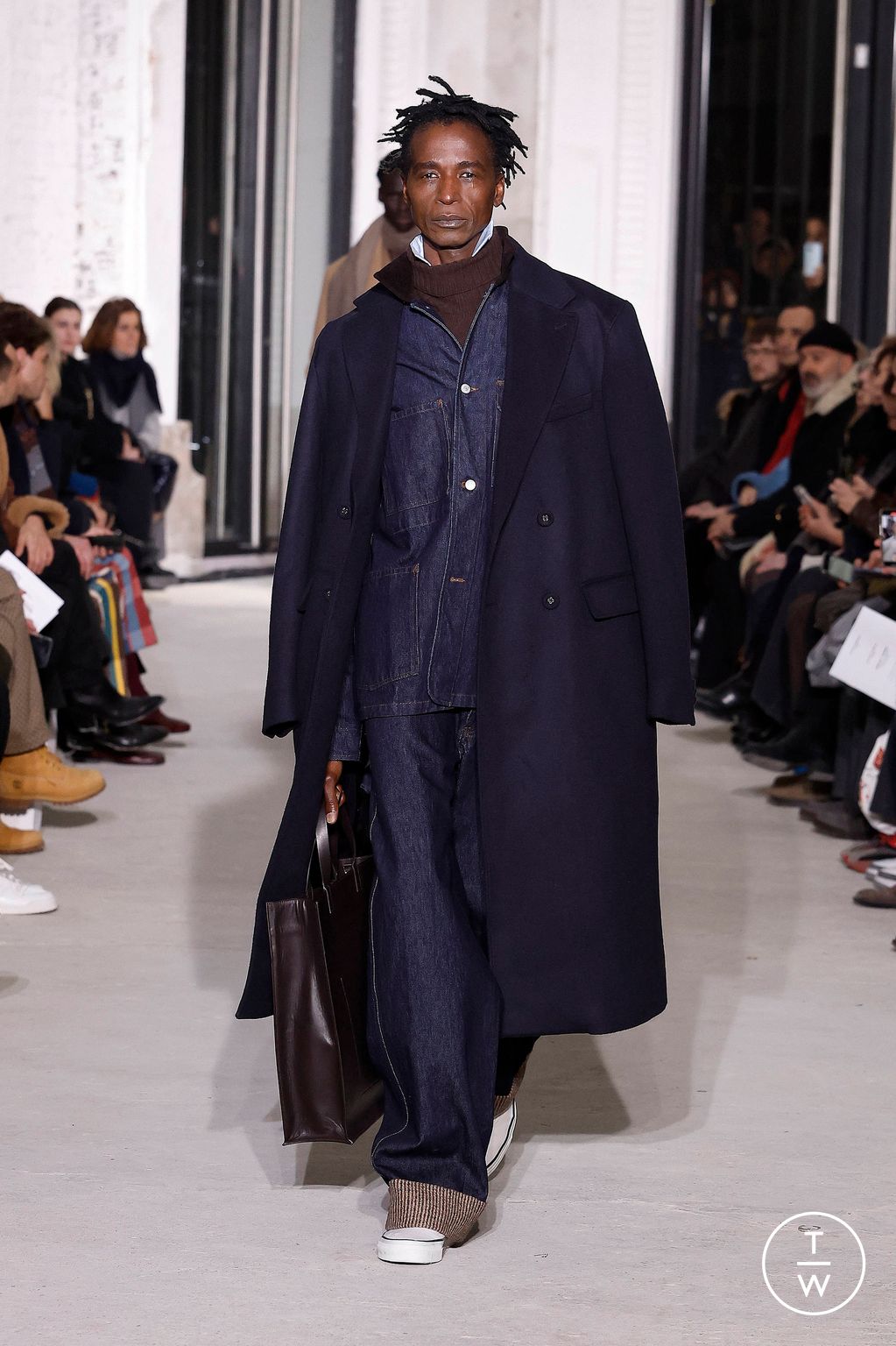 Fashion Week Paris Fall/Winter 2024 look 18 from the Officine Générale collection menswear