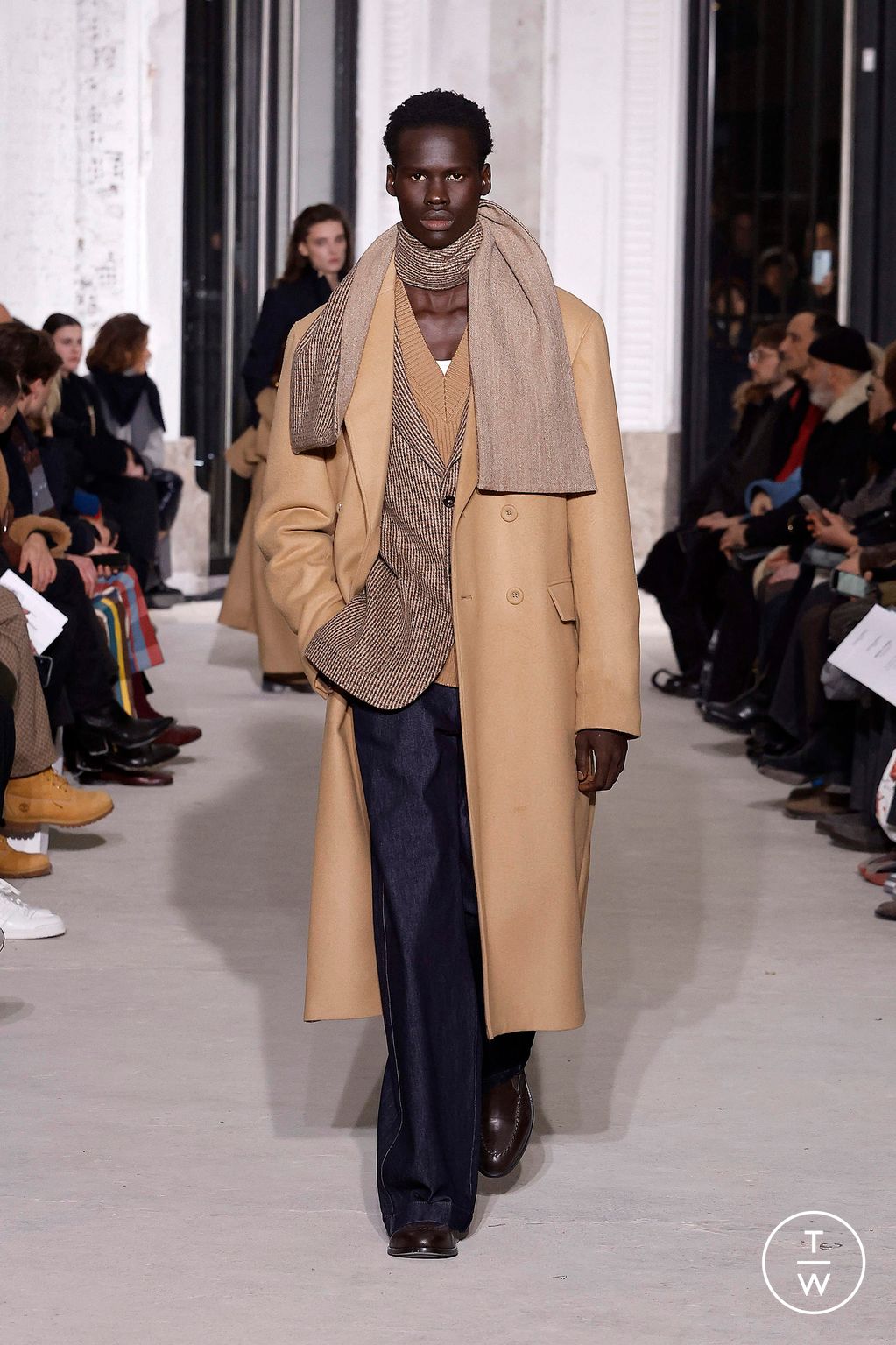 Fashion Week Paris Fall/Winter 2024 look 19 from the Officine Générale collection 男装
