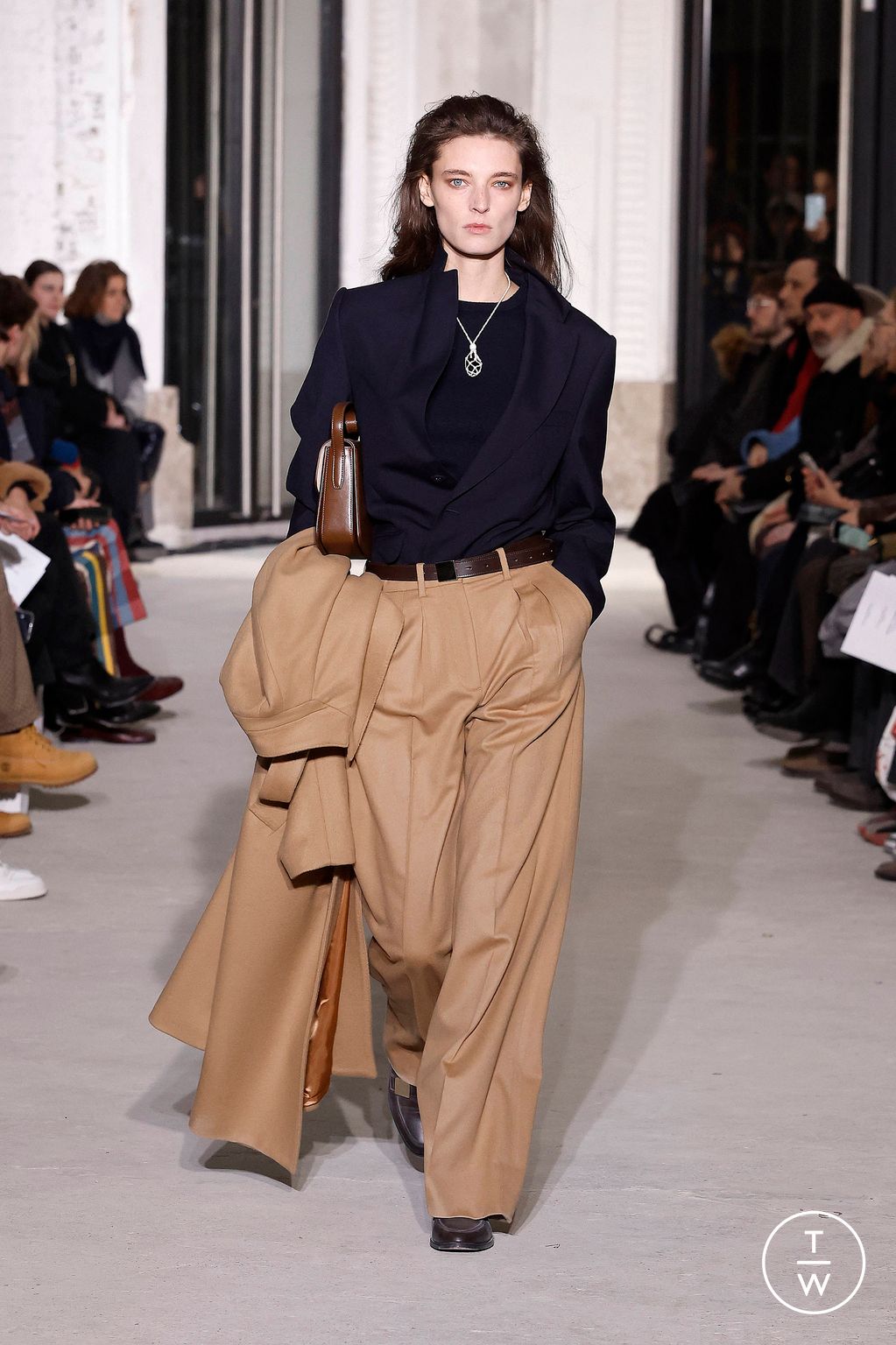 Fashion Week Paris Fall/Winter 2024 look 20 de la collection Officine Générale menswear