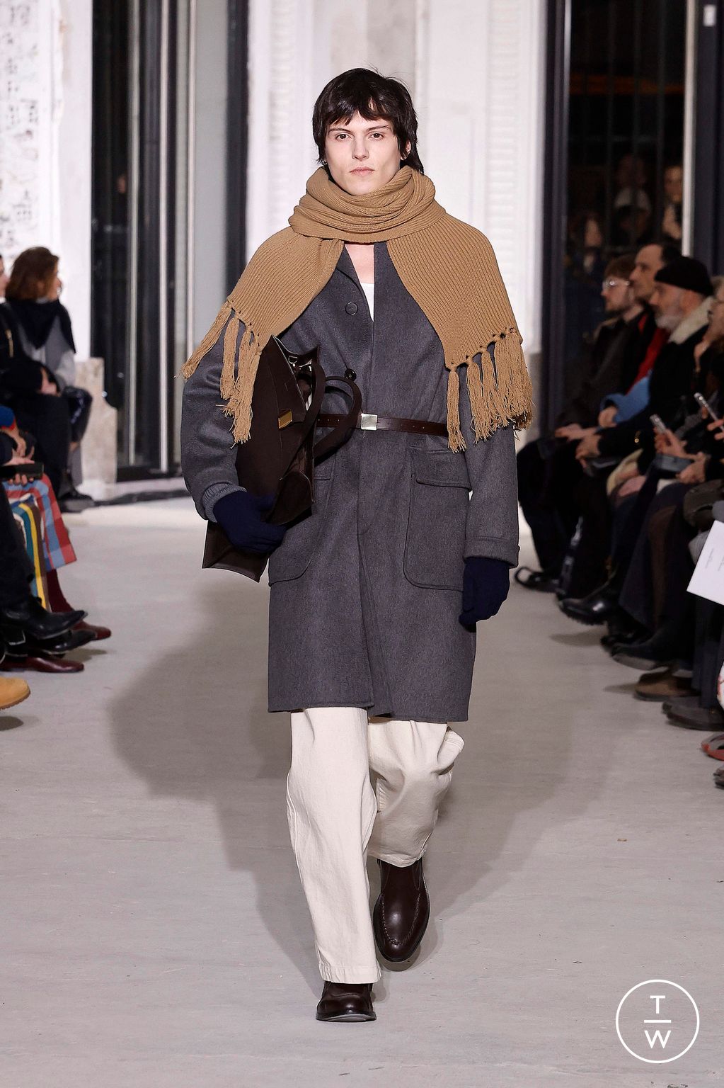 Fashion Week Paris Fall/Winter 2024 look 21 from the Officine Générale collection menswear