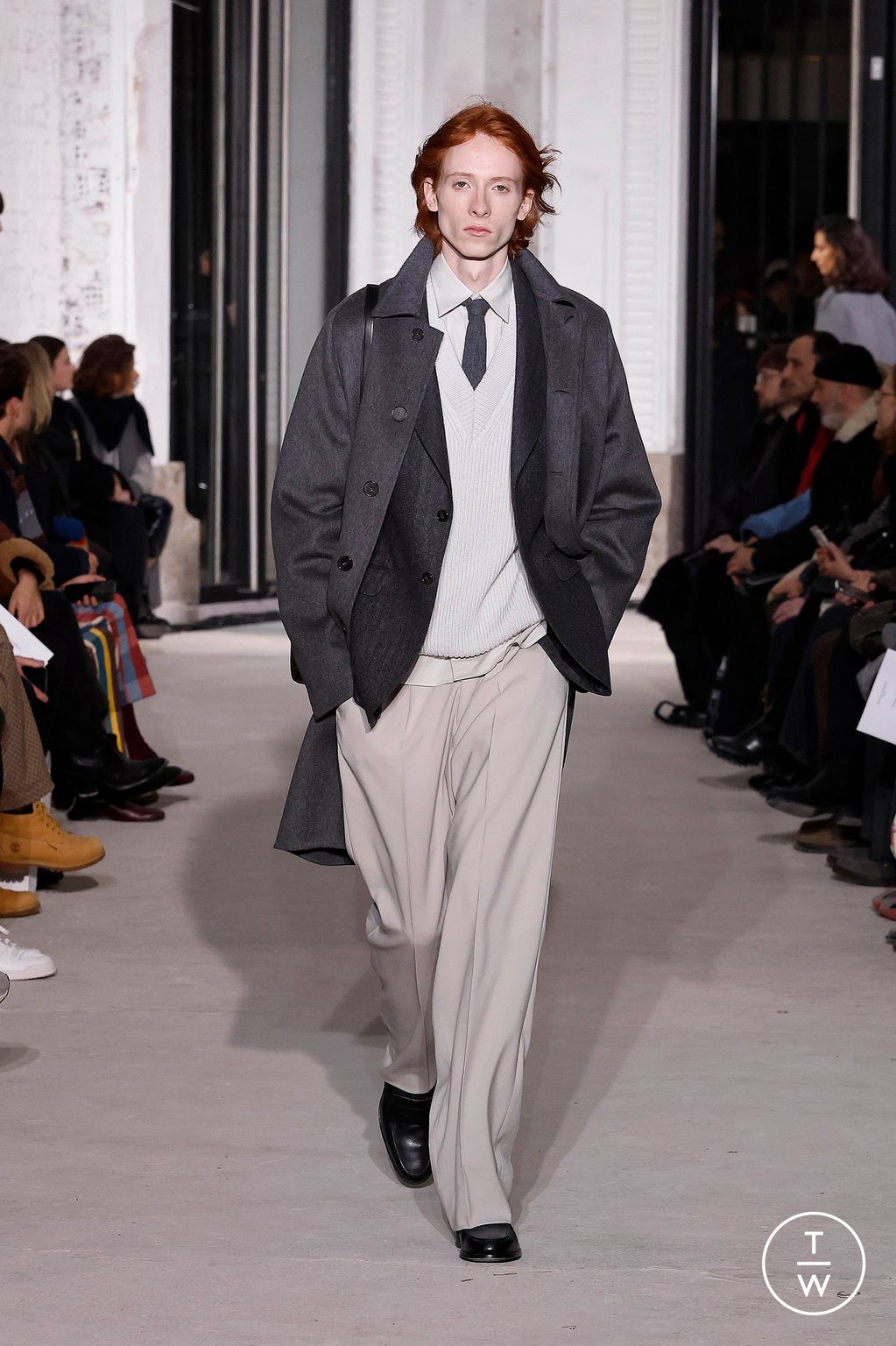 Fashion Week Paris Fall/Winter 2024 look 25 from the Officine Générale collection menswear